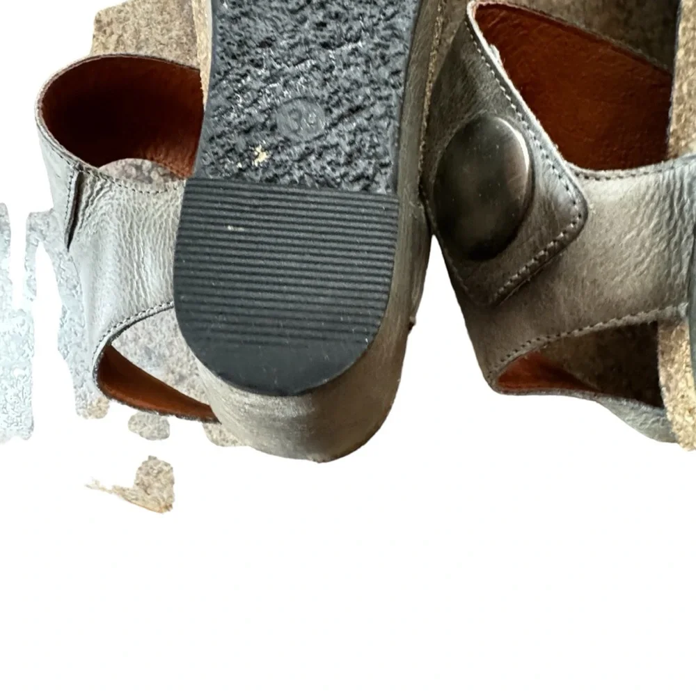 *Taos Footwear 39 (US 8.5) Gray Carousel 2 Wedges Adjustable Hook/Loop Closures